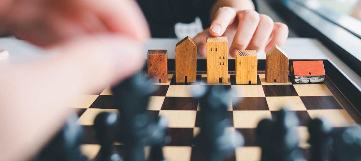 Creative Real Estate Strategies Beyond the Traditional Path: Flipping, REITs, and Crowdfunding